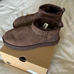 NIB Ugg Ultra Mini Bootie